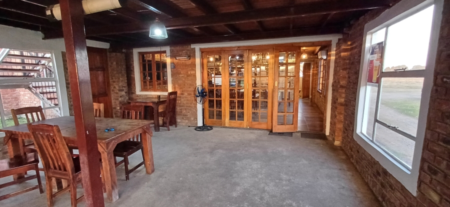 7 Bedroom Property for Sale in Harpington A H North West